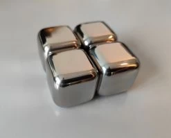 Sparq Home - Cubes à Whisky RvS - Pierres à Whisky - Ensemble De 4 Pièces - Pierres à Whisky - Pierres à Whisky - Glaçons - Cadeau - Noël 17 Sparq Home - Cubes à Whisky RvS - Pierres à Whisky - Ensemble De 4 Pièces - Pierres à Whisky - Pierres à Whisky - Glaçons - Cadeau - Noël -Dégustation Délicate 1200x968 4