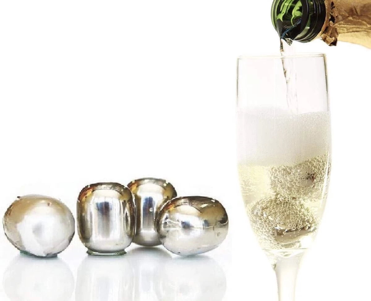 Sparq Home - Ensemble De 4 Cubes à Whisky En Acier Inoxydable - Perles De Vin - Pierres à Whisky - Glaçons Réutilisables - Cadeau 6 Sparq Home - Ensemble De 4 Cubes à Whisky En Acier Inoxydable - Perles De Vin - Pierres à Whisky - Glaçons Réutilisables - Cadeau – Image 4