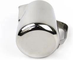 Pot à Lait - 600 ML - Pot à Mousser Le Lait - Pot à Lait Barista Acier Inoxydable (SS) 11 Pot à Lait - 600 ML - Pot à Mousser Le Lait - Pot à Lait Barista Acier Inoxydable (SS) -Dégustation Délicate 1200x979