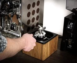 Knock Box En Bois (chêne) Et Insert En Acier Inoxydable, Grande Knock Box Amovible Pour Un Nettoyage Facile, Knock Box Pour Home Barista, Accessoires Porte-filtre 9 Knock Box En Bois (chêne) Et Insert En Acier Inoxydable, Grande Knock Box Amovible Pour Un Nettoyage Facile, Knock Box Pour Home Barista, Accessoires Porte-filtre -Dégustation Délicate 1200x990