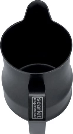Expresso écarlate | Pot à Lait "L'Art Profi" Pour Latte Art Ou Cappuccino; En Acier Inoxydable 18/10; Pichet Barista De Haute Qualité. Noir 350 Ml 16 Expresso écarlate | Pot à Lait "L'Art Profi" Pour Latte Art Ou Cappuccino; En Acier Inoxydable 18/10; Pichet Barista De Haute Qualité. Noir 350 Ml -Dégustation Délicate 657x1200 1
