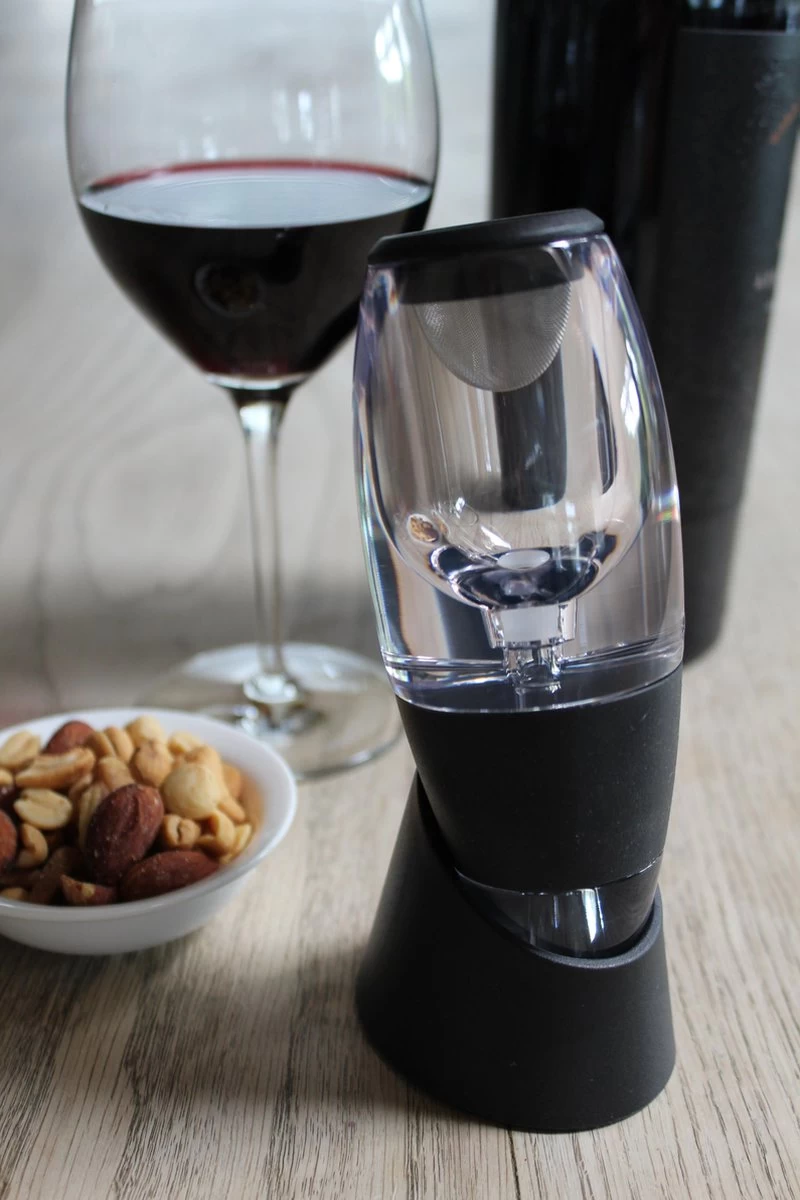 United Entertainment - Carafe à Vin Magique Avec éclairage LED 4 United Entertainment - Carafe à Vin Magique Avec éclairage LED – Image 2