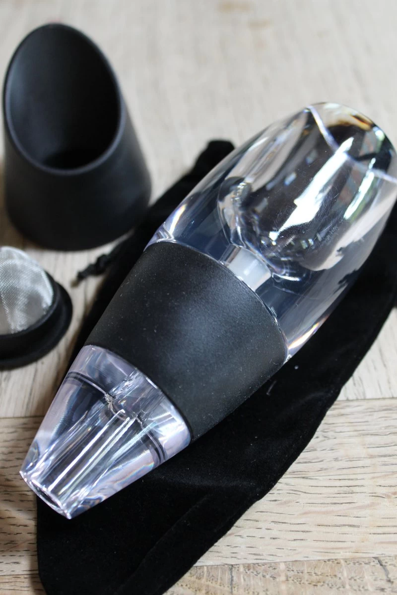 United Entertainment - Carafe à Vin Magique Avec éclairage LED 5 United Entertainment - Carafe à Vin Magique Avec éclairage LED – Image 3