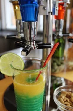 Carrousel De Distributeur De Shot Du Butler 4 De United Entertainment Bar Avec Des Lumières Menées -Dégustation Délicate 800x1200 36