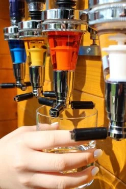 United Entertainment - Bar Butler Shots Distributeur Mural - Pour 3 Bouteilles -Dégustation Délicate 800x1200 52