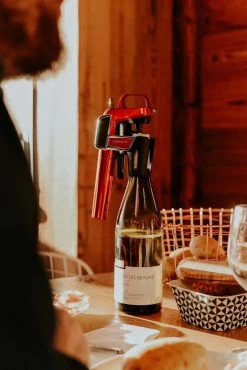 Coravin Model Two Elite - Système à Vin - Acier Inoxydable - 6x14x21 Cm - Rouge -Dégustation Délicate 801x1200 1