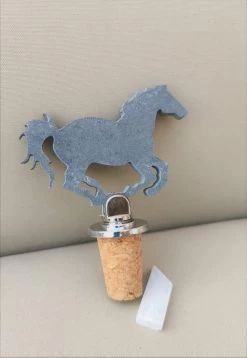 Sparq Home - Bouchon à Vin - Cheval - Pierre à Savon - Bouchon à Vin - Accessoires Pour Le Vin 18 Sparq Home - Bouchon à Vin - Cheval - Pierre à Savon - Bouchon à Vin - Accessoires Pour Le Vin -Dégustation Délicate 829x1200 2