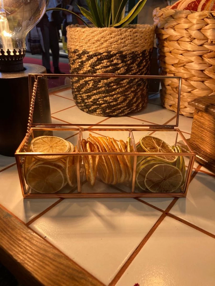 Giftbox Small : 3 X Fruits Secs Pour Cocktails Dans Une Belle Boîte En Verre. 10 Giftbox Small : 3 X Fruits Secs Pour Cocktails Dans Une Belle Boîte En Verre. – Image 8