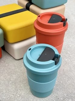 ZUPERZOZIAL - C-PLA, Tasse De Voyage, Tasse à Café, Tasse à Café à Emporter, TIME-OUT MUG Large, Rouge Terra, Rouge, 480ml -Dégustation Délicate 900x1200 63